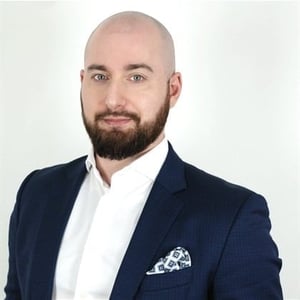 Lukas-Hauenstein-Aveniq