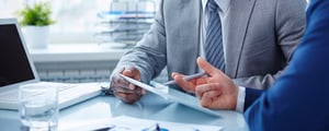 AdobeStock_623602109_Finanzdienstleister_2500x1000px