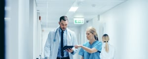 AdobeStock_623602109_Gesundheitswesen_2500x1000px