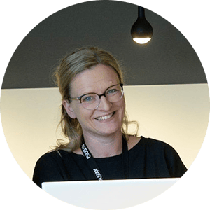 Nicole_headshot_rund_500px