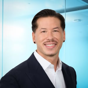 Ken_Aono_Aveniq